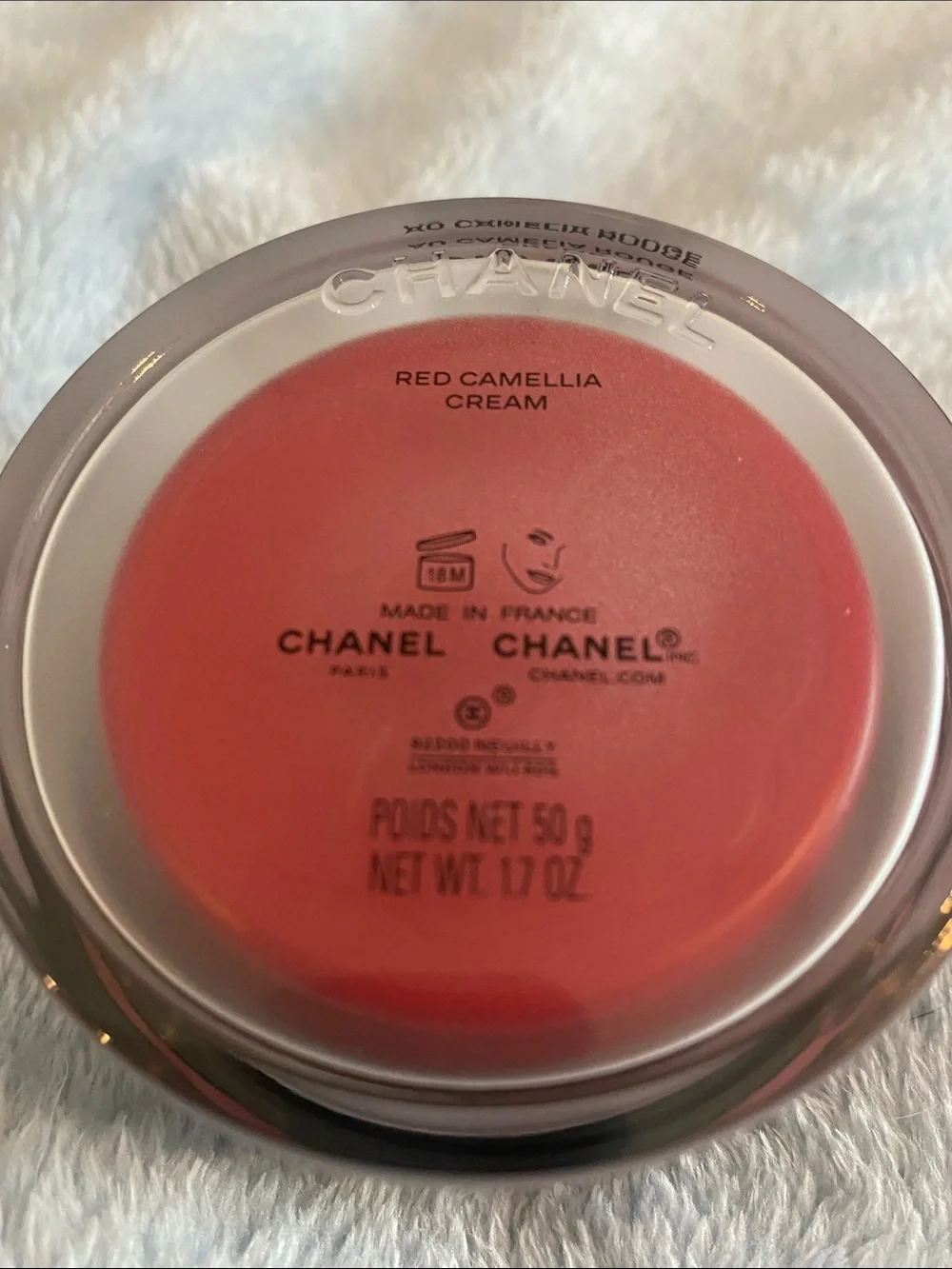 CHANEL N°1 Red Camellia Cream – White & Black Box